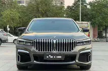 BMW 7 Series F01/F02 2008-2015 Facelift Kit auf G12 M760 (mit Austausch von Kofferraumdeckel und hinteren Kotflügeln) Foto 3