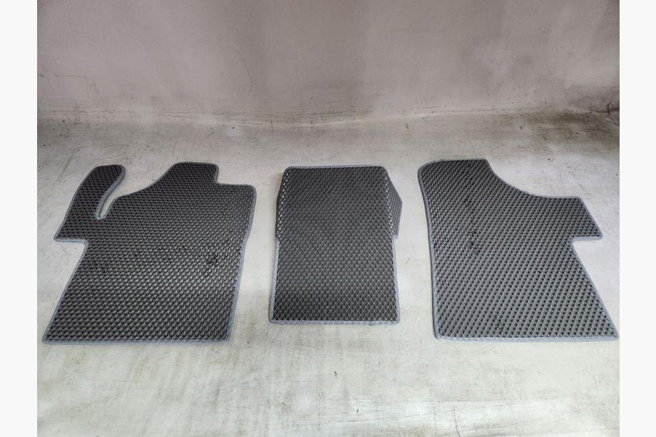 Mercedes Vito W639 2004-2014 Mercedes Vito W639 EVA Gummimatten (grau) 2+1 B-Ware Image