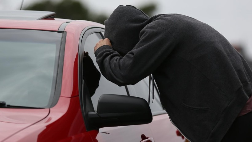 So schützen Sie ein Auto vor Eindringlingen