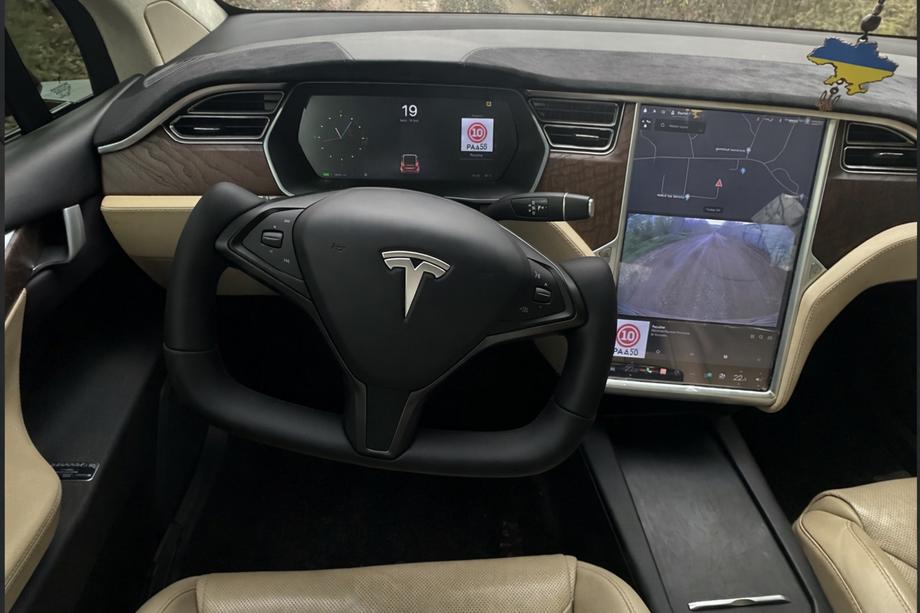 Tesla Model X 2015- Lenkrad im Schiffsdesign (Kunstleder und Carbon-Einsätze) Image