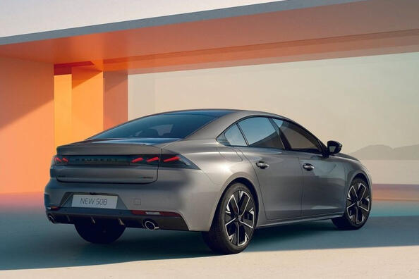Peugeot 508 Facelift Liftback der zweiten Generation Foto 4