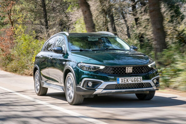 Übersicht über den Crossover-Fließheck-Fiat Tipo Cross
