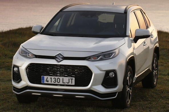 Übersicht über den Suzuki Across Hybrid-Allrad-Crossover