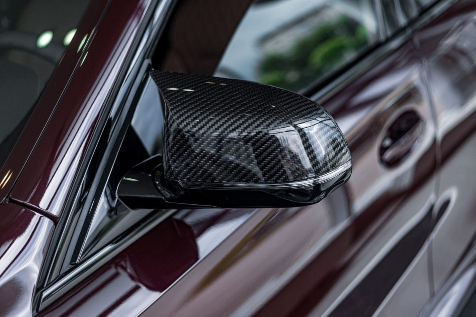 Carbon-Overlays auf Autospiegeln: Vorteile und Eigenschaften