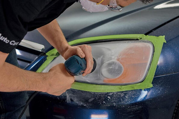 Warum ist das Polieren von Autoscheinwerfern notwendig?