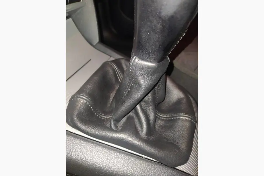 Skoda Octavia II A5 2006-2010 Leder Schaltsack Image
