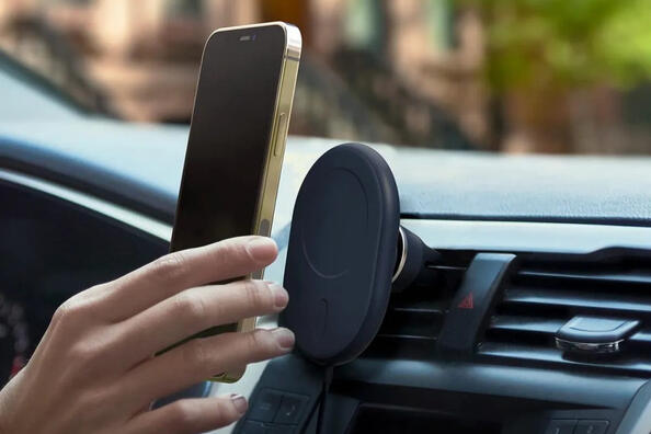 So wählen Sie einen Telefonhalter aus: ein Leitfaden für Autobesitzer