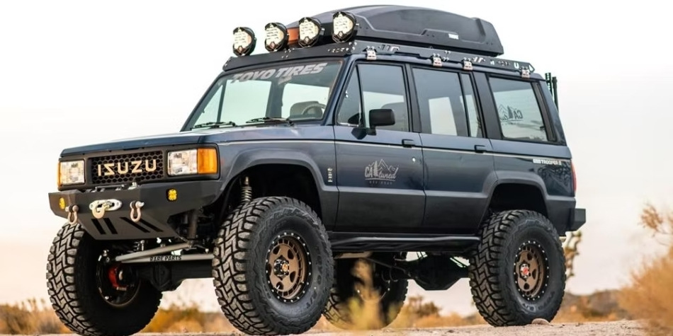 Wie und womit rüstet man einen SUV für das Fahren im Gelände aus?