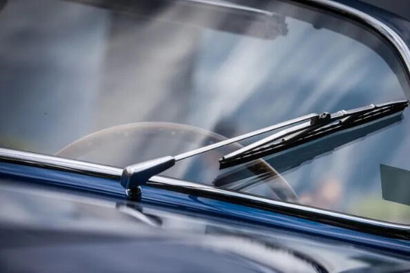 Wie kann die Transparenz des Autoglases wiederhergestellt werden?