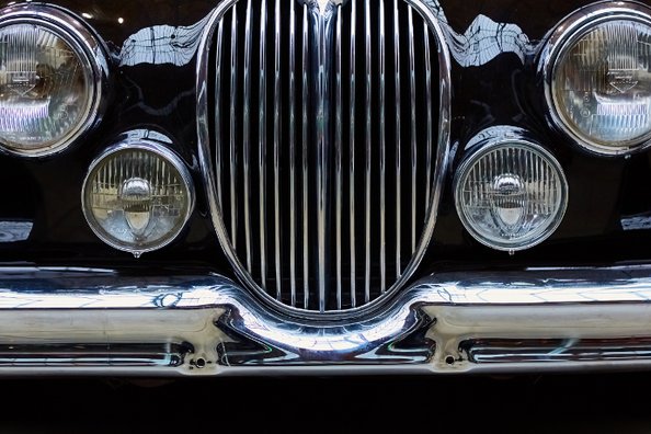 Wie bleibt der Glanz verchromter Autoteile lange erhalten?