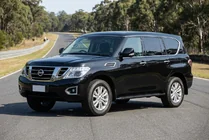 Nissan Armada 2016-2024 Trittbretter Allmond Black (2 Stk., Aluminium) Foto 1