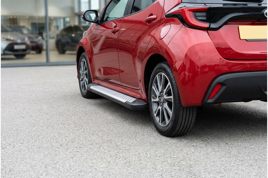 Toyota Yaris/Yaris Cross (XP210) 2020- Trittbretter Allmond Grey (2 Stk., Aluminium) Image