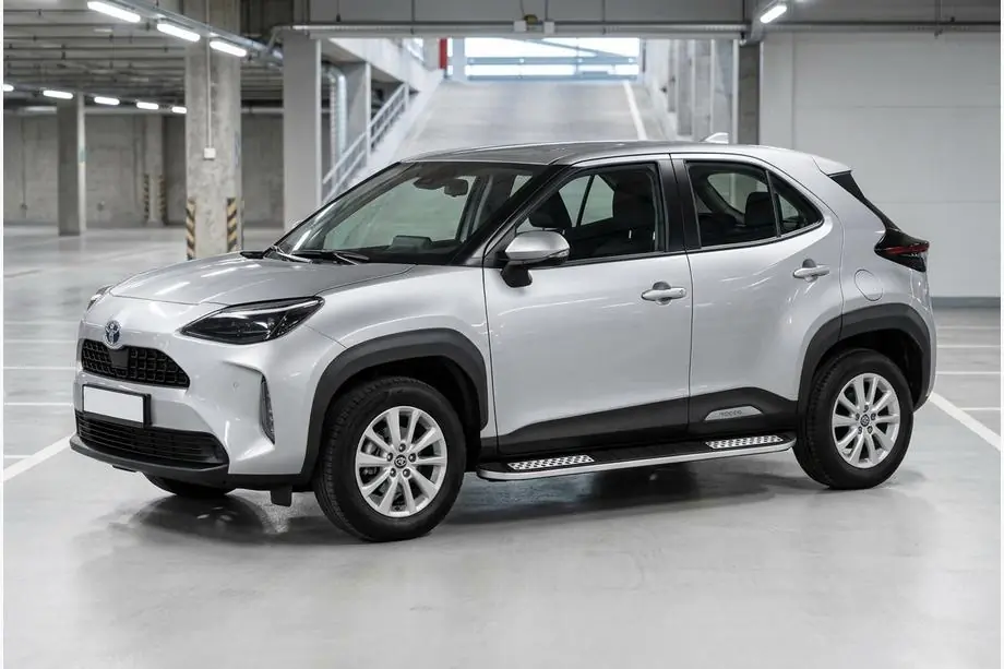 Toyota Yaris/Yaris Cross (XP210) 2020- Seitenschweller Tayga V2 (2 Stk., Aluminium) Foto 1