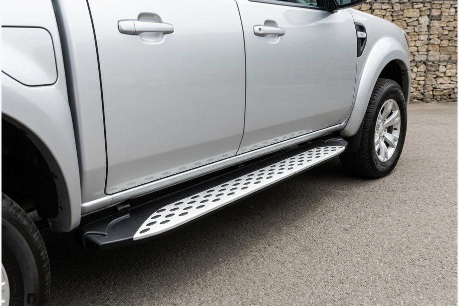 Mazda BT-50 2007-2012 Trittbretter Shining V1 (2 Stk., Aluminium) Foto 1