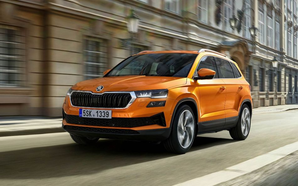 Skoda Karoq: ein aktualisierter Crossover für die Stadt und die Familie