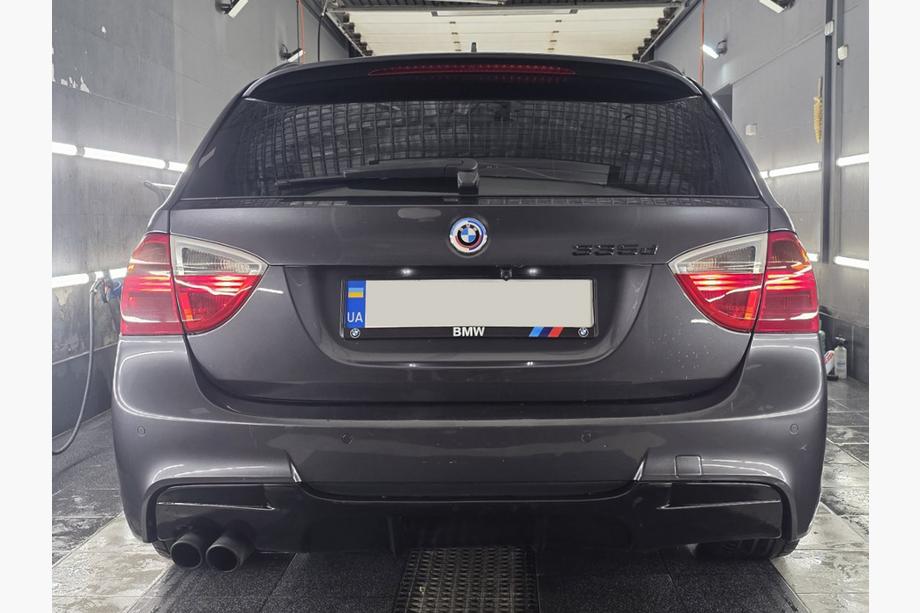 BMW 3 Series E90/E91 2005-2011 Jubilaums Emblem 74mm (hinten) Image