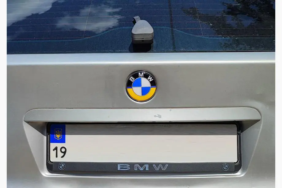 BMW 5 Series E34 1988-1995 Emblem 82mm (UA-Style) Image