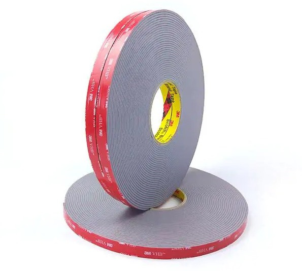 Doppelseitiges Klebeband und seine Vorteile beim Autotuning