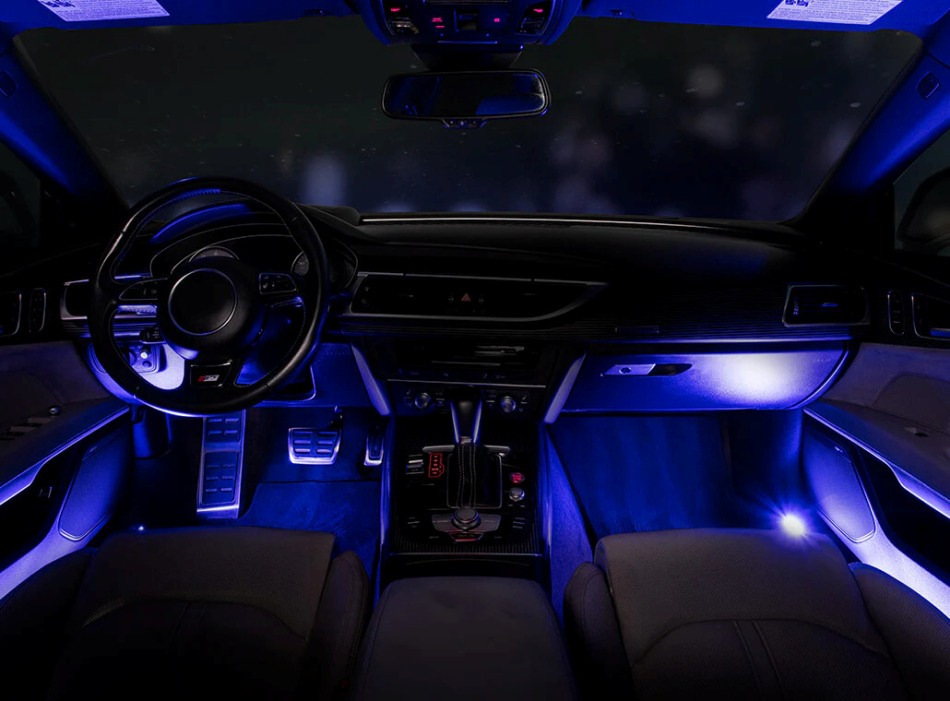 Wie wählt man die Lichtfarbe für den Autoinnenraum?