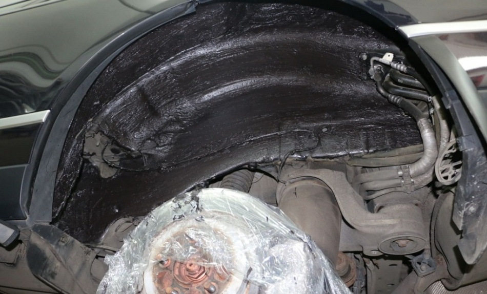 Was ist Flüssigkeitsschalldämmung für ein Auto: Vor- und Nachteile
