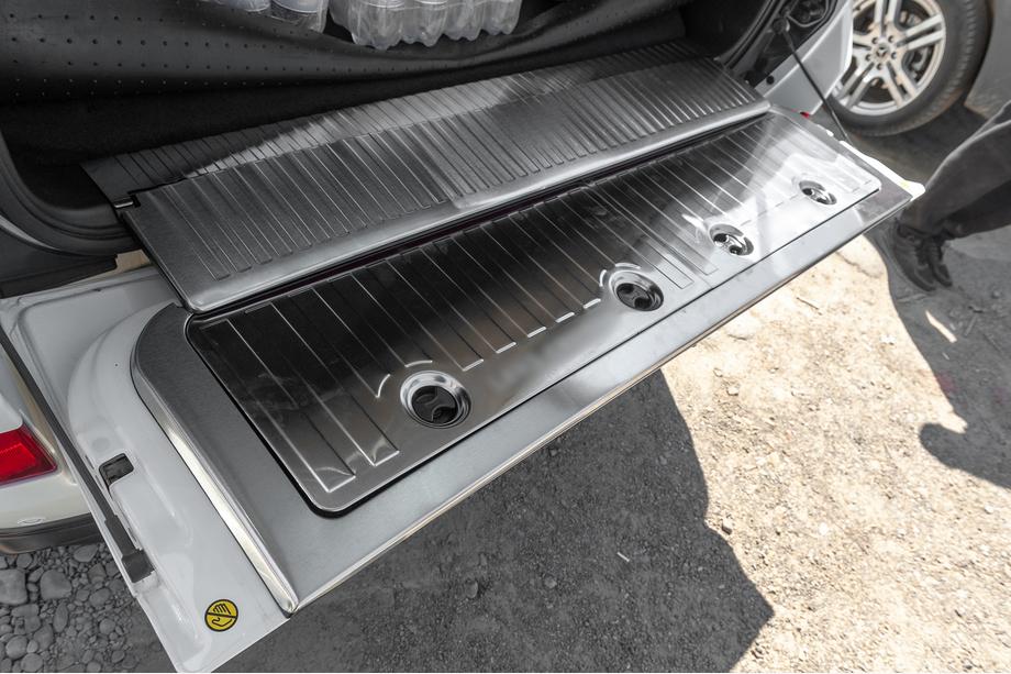 Toyota Land Cruiser 200 2007-2021 Edelstahl Kofferraum Einsätze Set Image