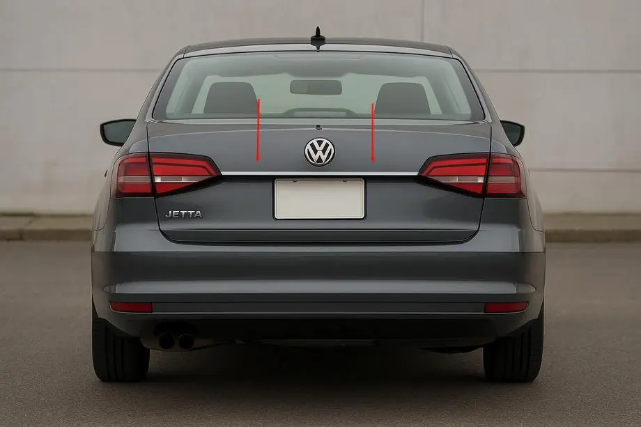 Volkswagen Jetta 2011-2018 Chromleiste über dem Kennzeichen (Carmos Edelstahl) Foto 1
