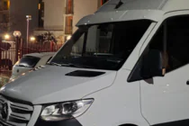 Mercedes Sprinter W907/W910 2018- Frontscheibenblende am Rahmen (Weiß, 5mm) Foto 6
