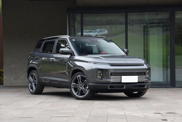 Geely ICON: stilvoller und technologischer Hybrid-Crossover