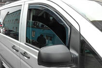 Mercedes Vito W639 2004-2014 Einschub-Windabweiser Niken Luxury (2 Stk) Foto 9