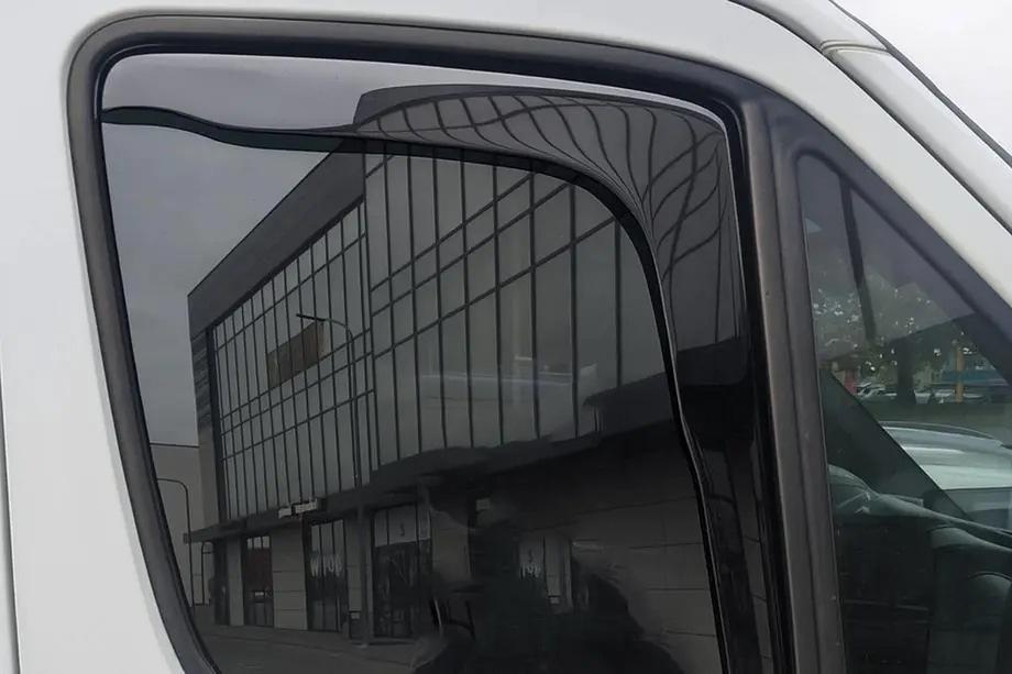 Mercedes Sprinter W906 2006–2018 Einschub-Windabweiser Niken Luxury (2 Stk) Image