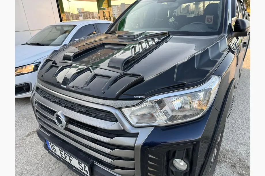 SsangYong Musso II 2018– Motorhaubenaufsatz Dragon (ABS) Image