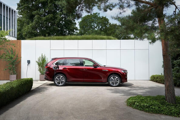 Mazda CX-80: Ein Rückblick auf den japanischen Premium-Crossover im Jahr 2024 Foto 2