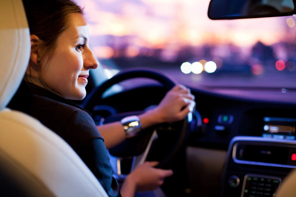 Ein Geschenk für eine Autodame: Wählen Sie ein Geschenk, das Ihnen bestimmt gefallen wird