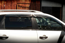 Kia Sorento II XM 2009-2014 Windabweiser mit Chromleiste (4 Stk, Niken) Foto 3