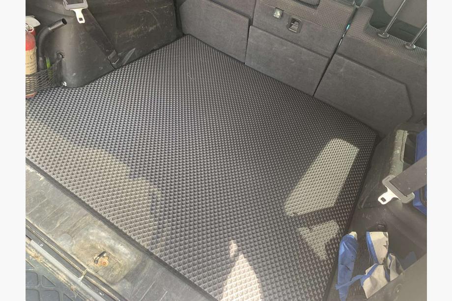Nissan Pathfinder R51 2005-2014 EVA Kofferraummatte (schwarz) Foto 3