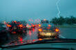 Wenn ein Gewitter im Auto erfasst wird: Was tun? Foto 1