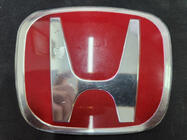 Honda Emblem (rot, selbstklebend) Reduzierter Artikel 113mm x 93mm (Lochabstand 50mm) Foto 1