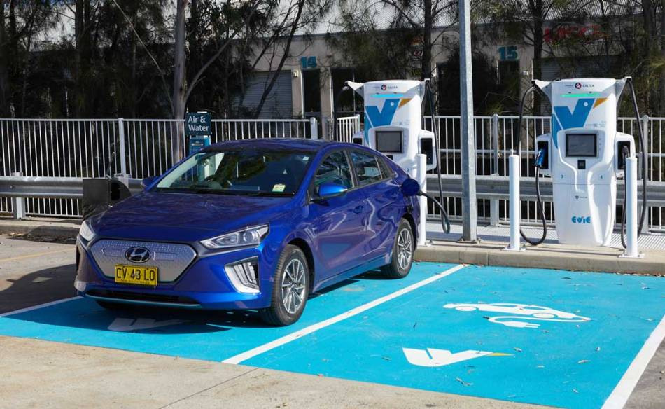 Ist Sommerhitze der Feind eines Elektroautos? Wir verstehen, wie sich die Hitze auf die Gangreserve auswirkt