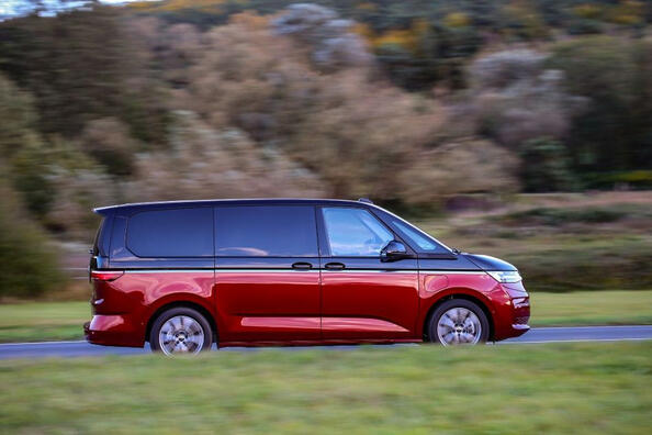 Volkswagen Multivan T7: Die Rückkehr der Legende in neuer Form Foto 2