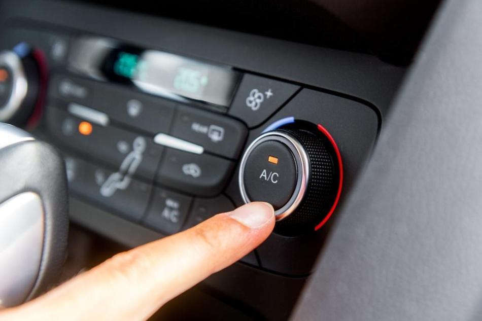 Der Hitze entfliehen: Wie kann man die Klimaanlage im Auto im Sommer schonen?