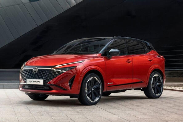 Testbericht zum Nissan Qashqai 2024: ein aktualisierter Crossover für die Stadt und das Reisen Foto 3