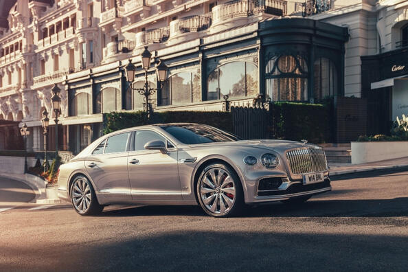 Bentley Flying Spur: eine Luxuslimousine, die Tradition und Technologie vereint