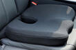 Wir wählen ein orthopädisches Kissen für den Autositz Foto 1