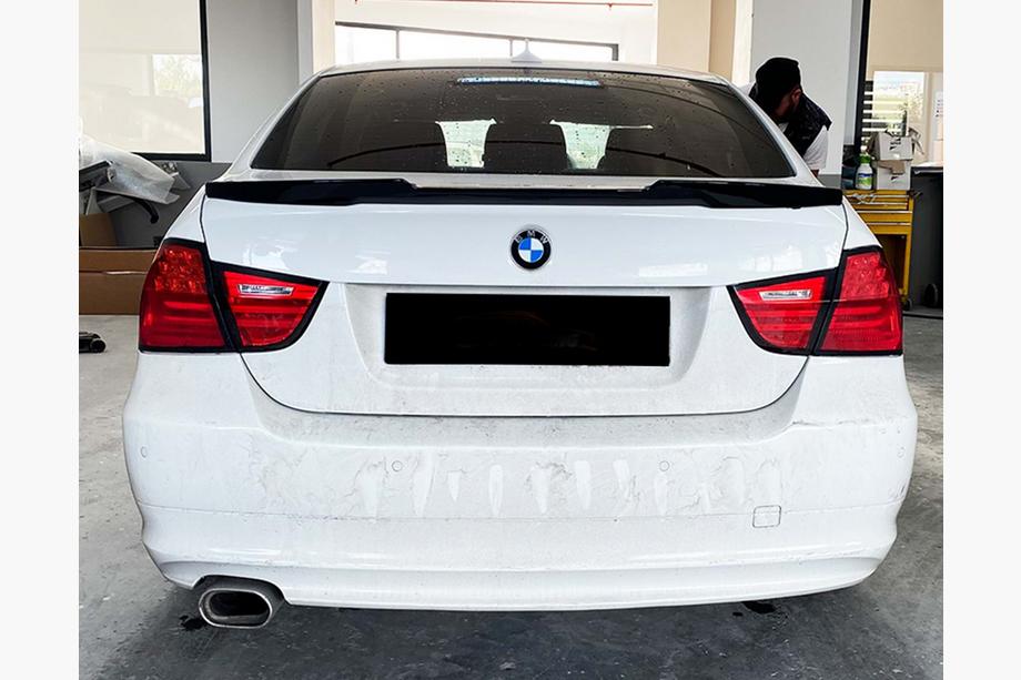 BMW 3 Series E90/E91 2005-2011 Heckspoiler M4-Style (für E90, grundiert zum Lackieren) Foto 13