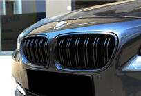 BMW 5 Series F10/F11 2010–2016 Nieren M-Look (Schwarz Glanz) Foto 7