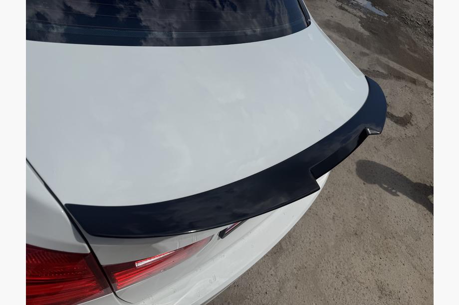BMW 3 Series F30/F31 2012-2019 Heckspoiler M4-Style (für F30/F80, grundiert zum Lackieren) Image