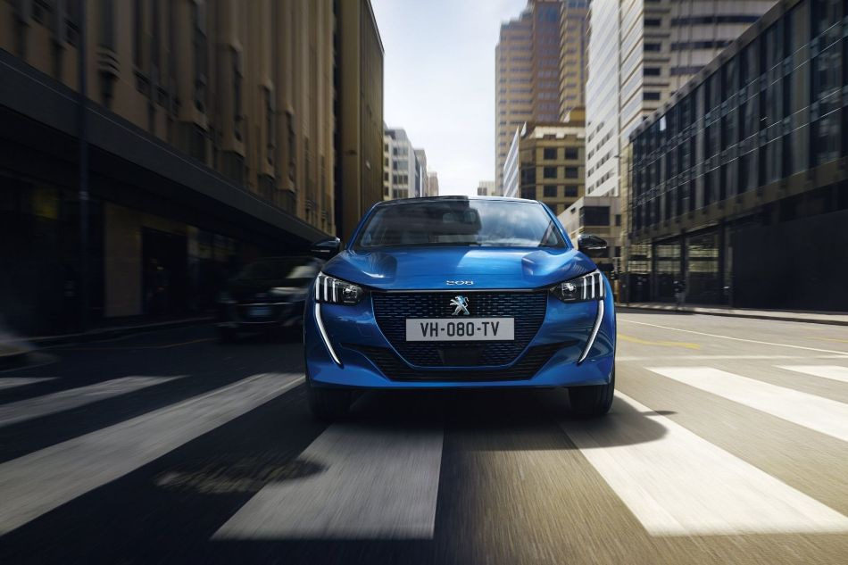 Überprüfung der elektrischen Modifikation des Peugeot e-208 Fließheck