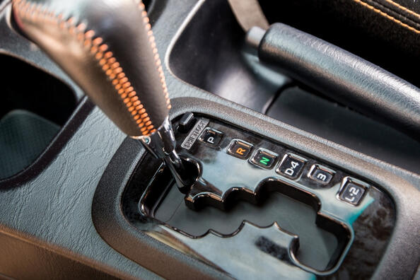Wie kann man bei einem Auto mit Automatikgetriebe Kraftstoff sparen?