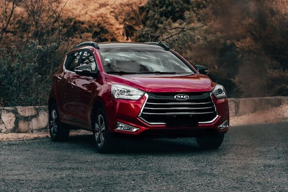 Testbericht zum aktualisierten Kleinwagen-Crossover JAC JS2