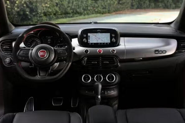 Rezension der neu gestalteten Version des Fiat 500X Crossover Foto 5